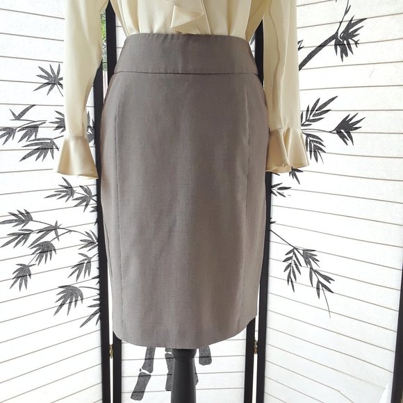 NY & Co Light Gray Double Box Pleat Pencil Skirt - Picture 3 of 14